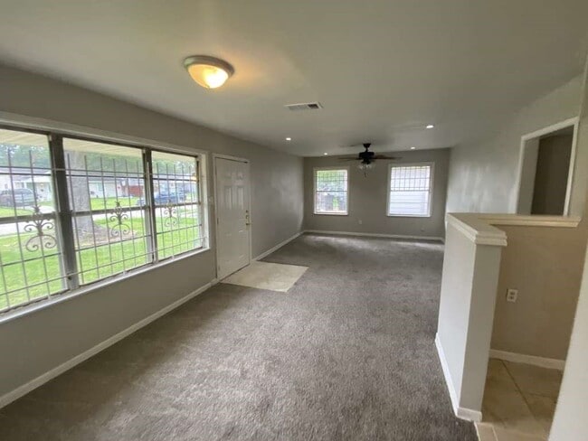 Building Photo - 5322 Dewberry St