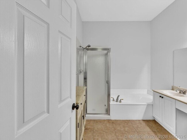 Building Photo - 7834 Oak Grove Cir