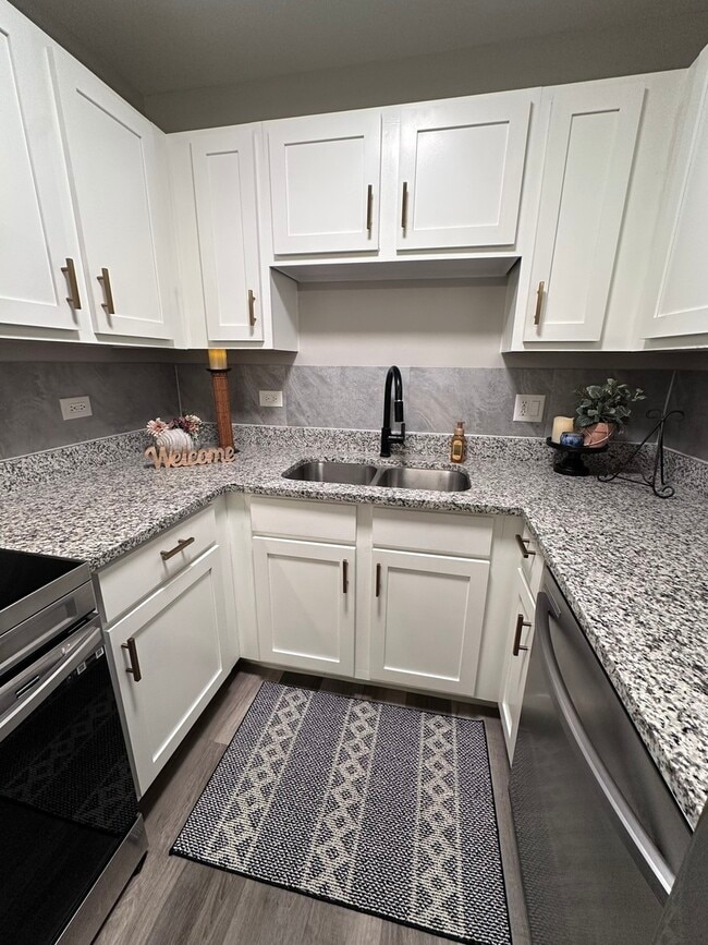 Building Photo - 2600 Light Road