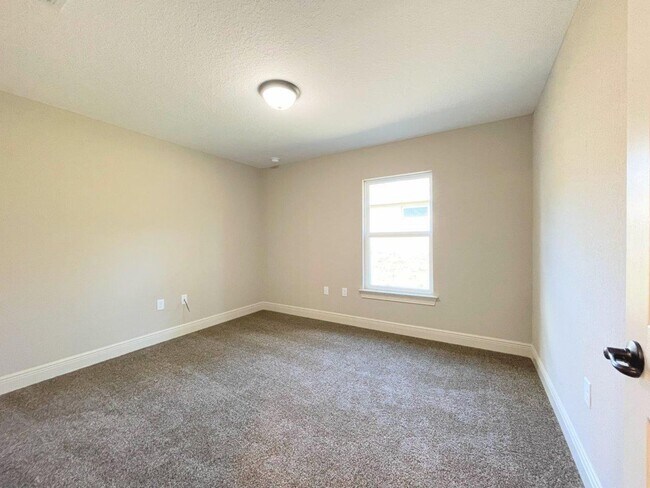 Building Photo - 8225 SW 135th Street Rd