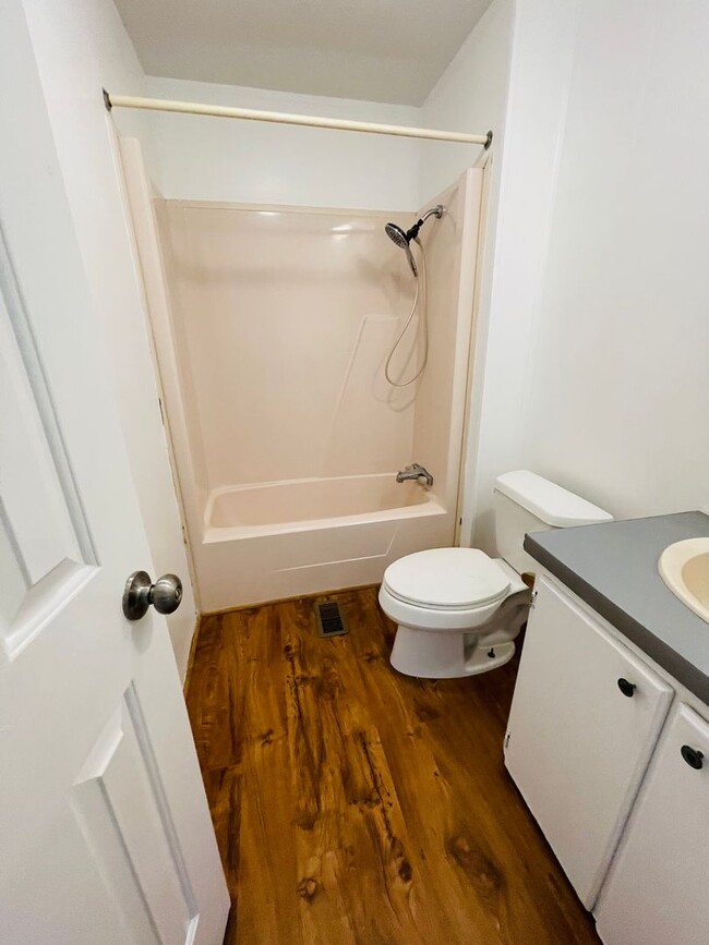 Building Photo - 3 BR, 2 BA doublewide in Pikeville school district