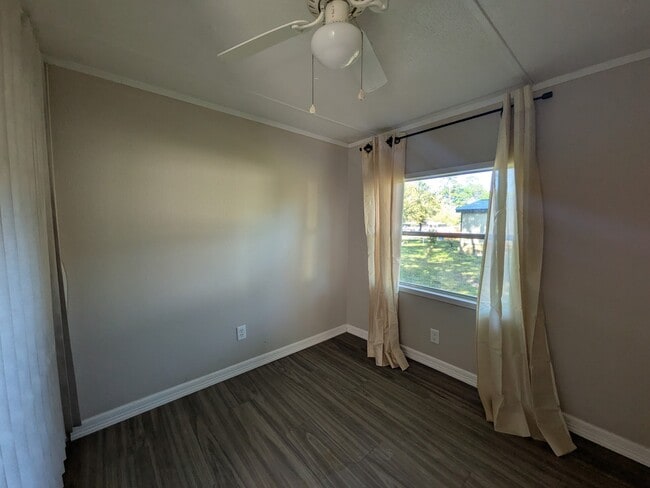 Building Photo - 158 W Taylor