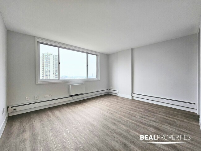 Building Photo - 1340 N Dearborn St