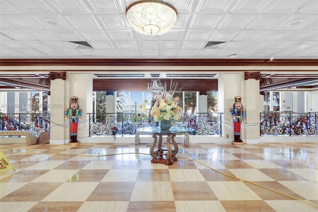 Building Photo - 2030 S Ocean Dr