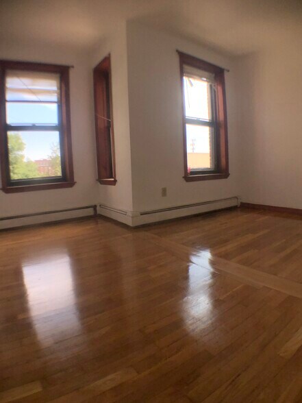 Building Photo - 871 Harrison Ave
