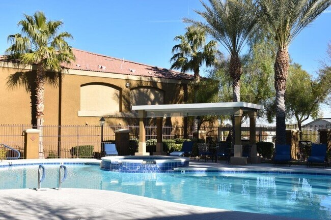 Building Photo - RARE 2nd floor 3 BEDROOM condo in the heart of Seven Hills in gated Horizons @ Seven Hills