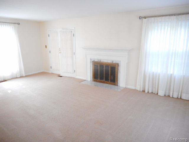 Building Photo - 7441 Jackson Park Dr