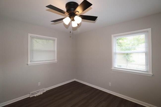 Building Photo - 155 Delmont Dr