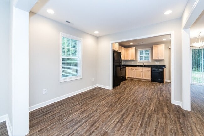 Building Photo - Beautiful 3BD/2.5BA Duplex Home!