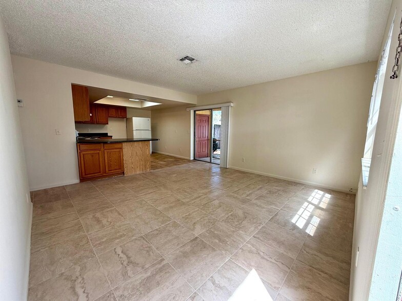 Building Photo - 411 55th St