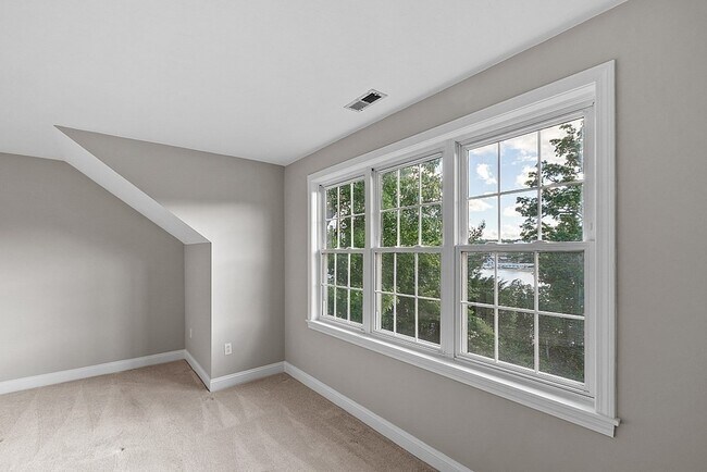 Building Photo - 67 N Quinsigamond Ave