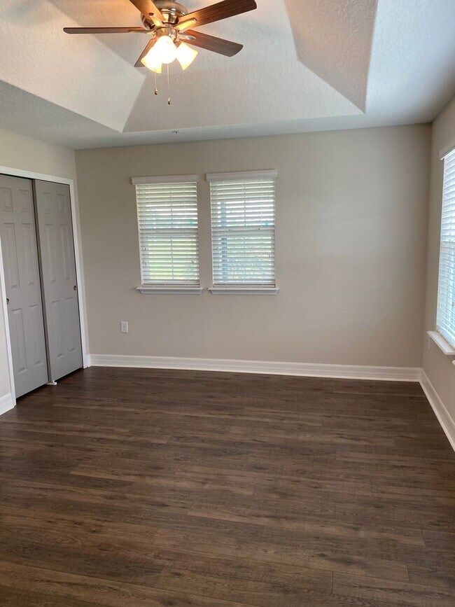 Building Photo - 1061 Clifton Springs Ln