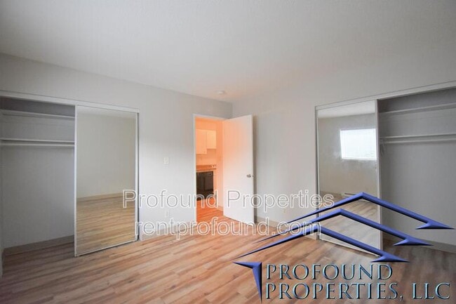 Building Photo - 706 NE 99th Ave