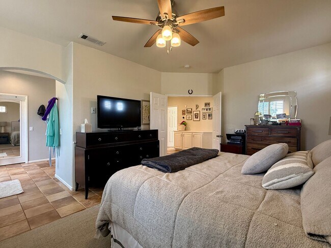 Building Photo - Spectacular Home in the Heart of Encinitas