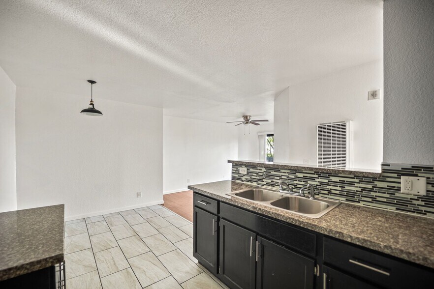 Building Photo - 412 Coronado Ter