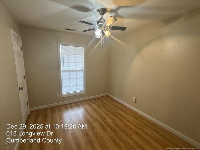 Building Photo - 618 Longview Dr