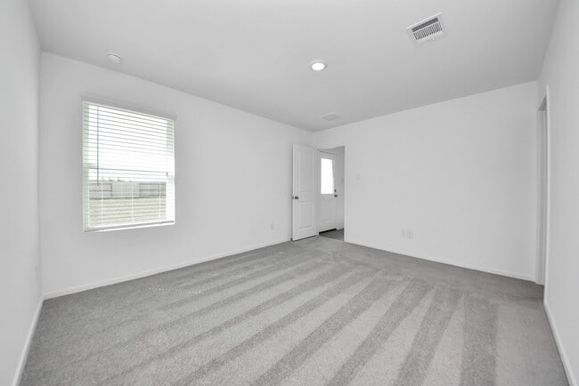 Building Photo - 10411 Birds Nest Dr
