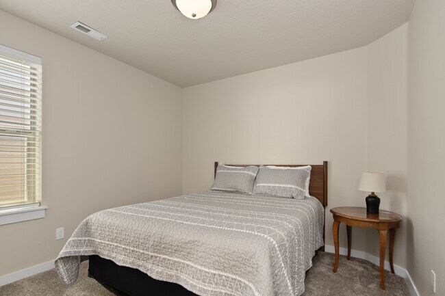 Building Photo - 1824 E Ringneck St