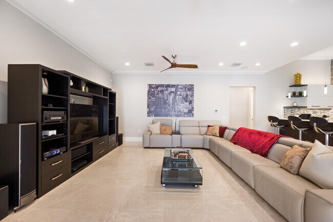 Building Photo - 15880 Barnstormer Ct