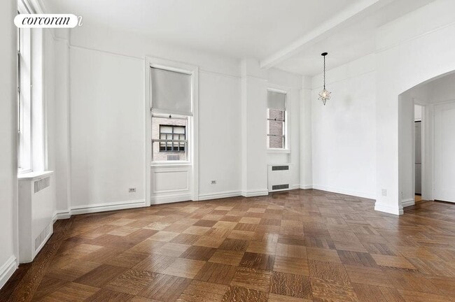 Building Photo - 11 W 81st St