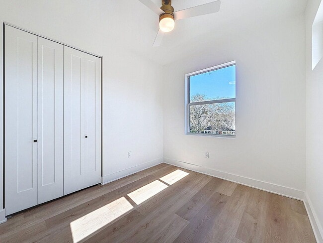 Building Photo - 334 14th St N