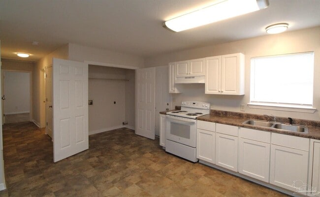 Building Photo - 4848 Eva Dr