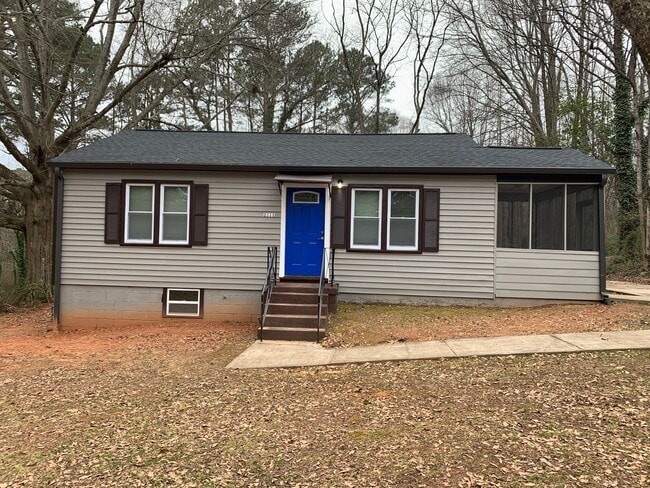 Building Photo - Beautiful two bedroom one bath near Campbellton and 166