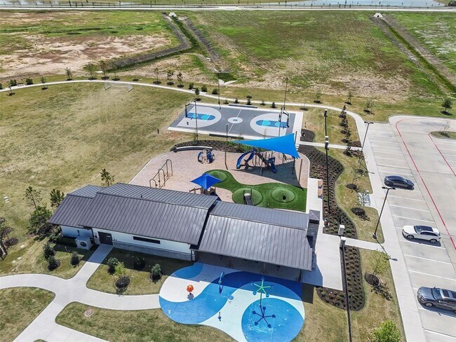 Building Photo - 10511 Kings River Dr
