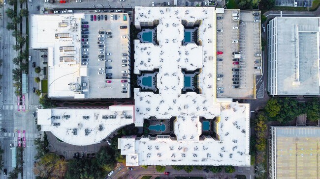 Building Photo - 1901 Post Oak Blvd