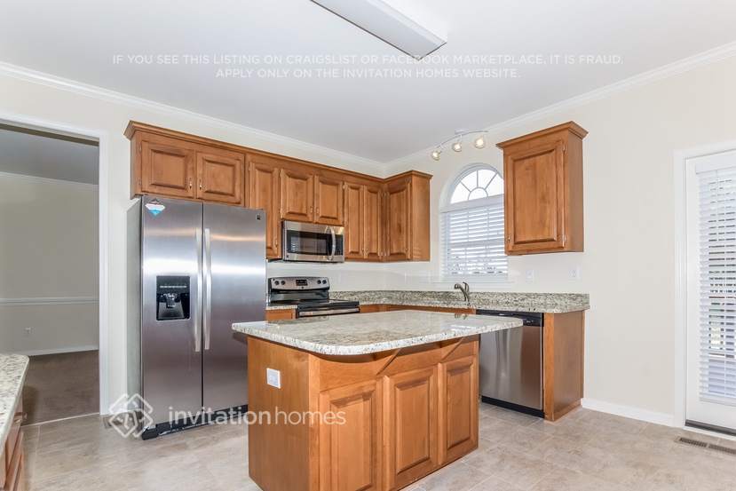 Building Photo - 16908 Glassfield Dr