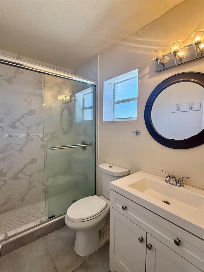 Building Photo - 1733 Mayo St