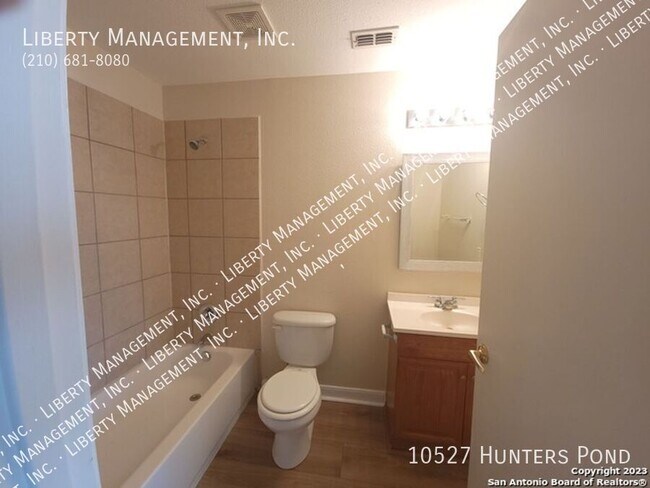 Building Photo - 10527 Hunters Pond