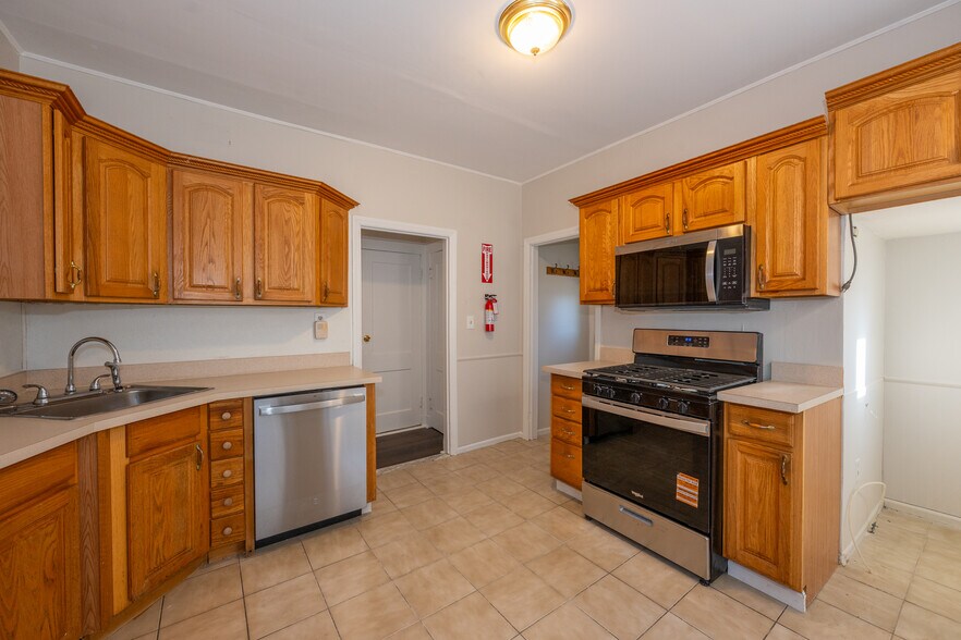 Building Photo - 96 Curie Ave