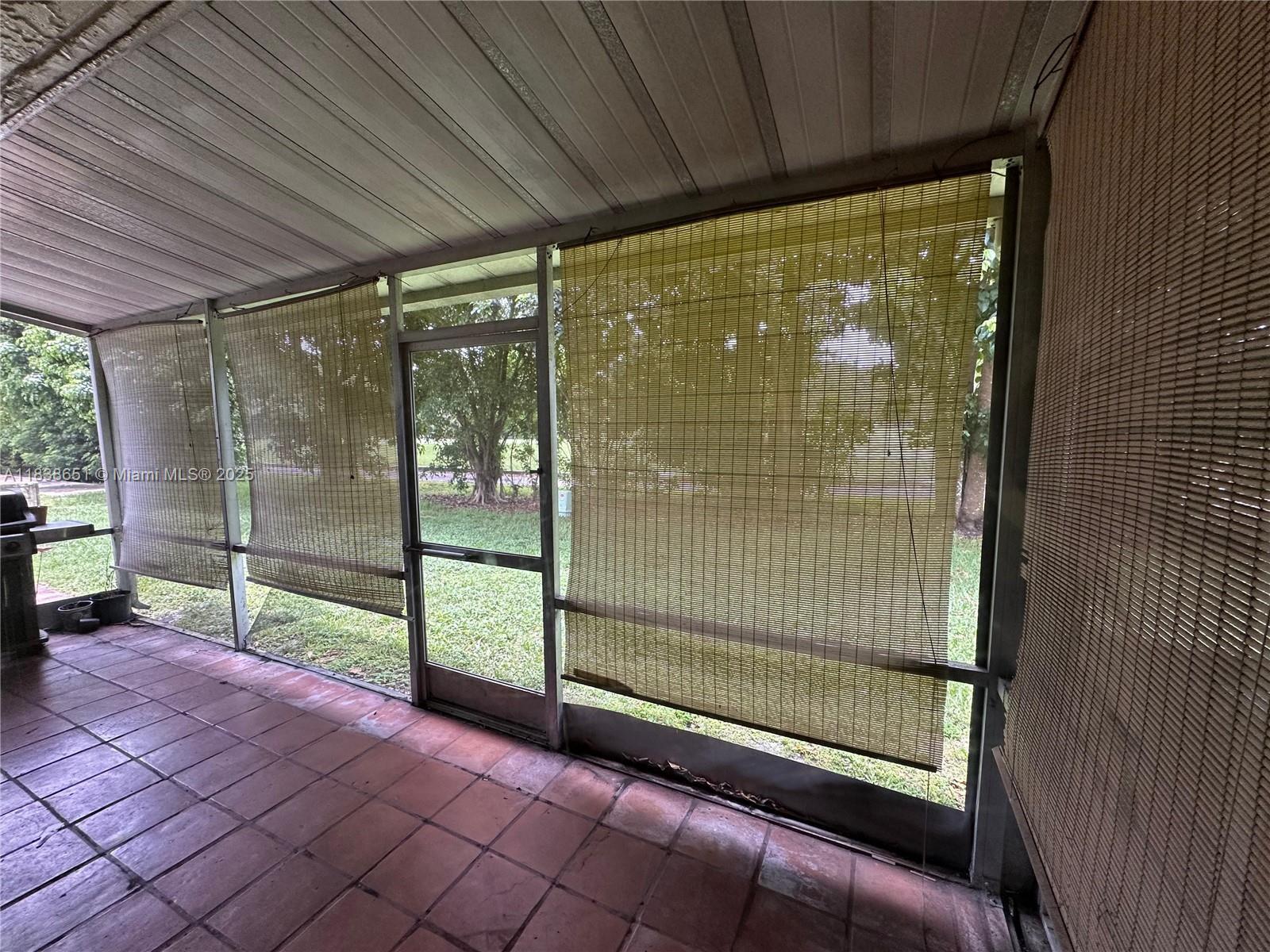 Building Photo - 8005 Lagos de Campo Blvd