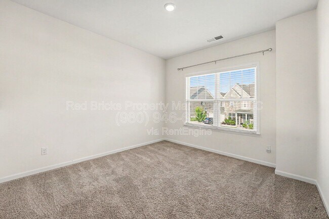 Building Photo - 13126 Chopin Ridge Rd