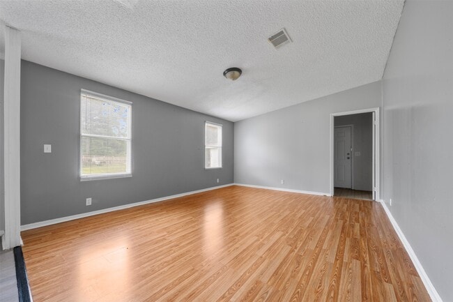 Building Photo - 15807 Cypress Garden Dr