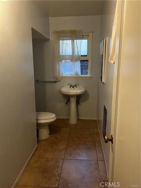 Building Photo - 136 N Bonnie Ave