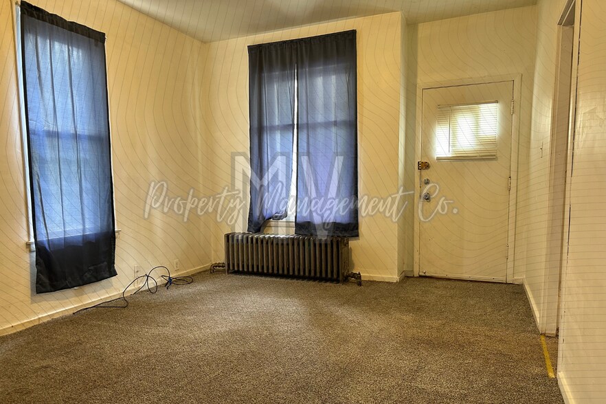 Building Photo - 2412 W Burnham St