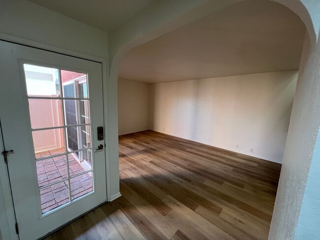 Building Photo - Charming Keys Harbor Condo 2+1.5