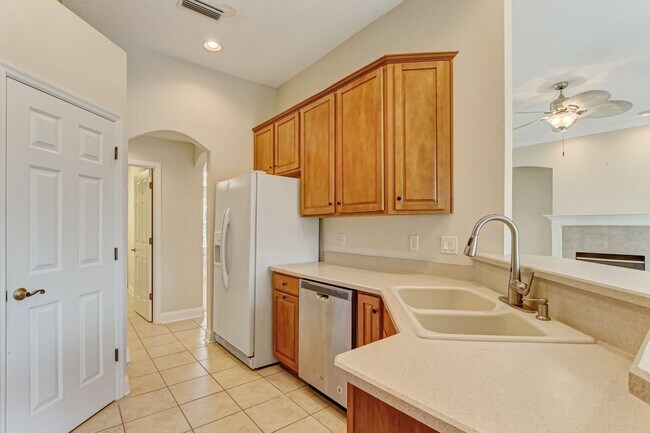 Building Photo - Lake  & Golf Course View Home in North Hampton