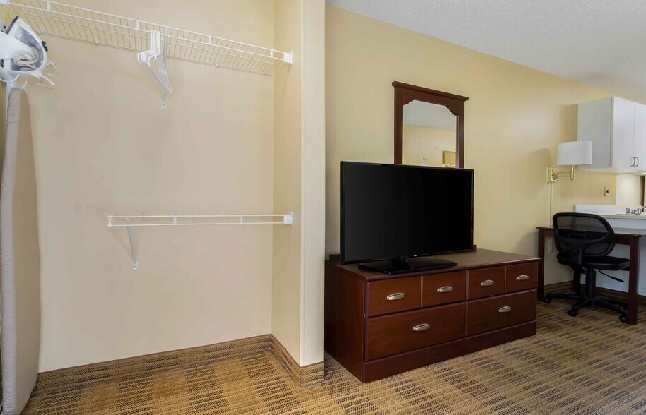 Building Photo - Furnished Studio-Olympia - Tumwater