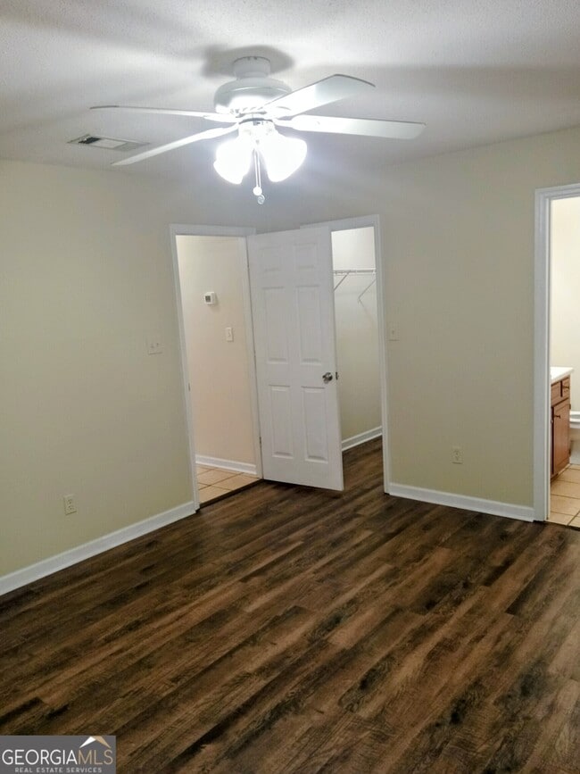 Building Photo - 803 cardinal grove court