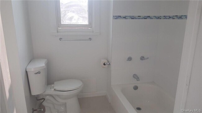 Building Photo - 14-16 Horton Avenue Unit 1st Floor