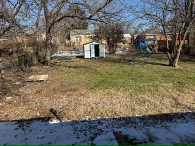 Building Photo - 1321 NE 39th St