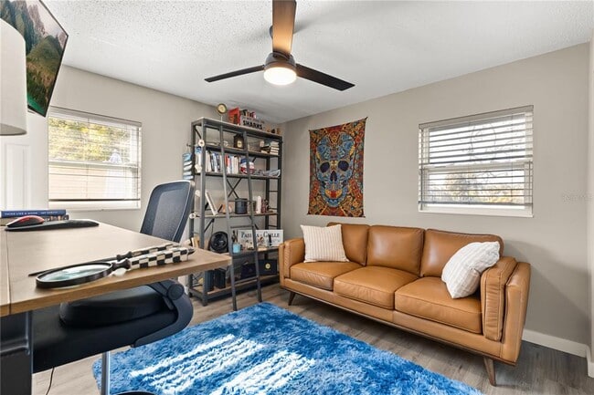 Building Photo - 5611 S Sheridan Rd