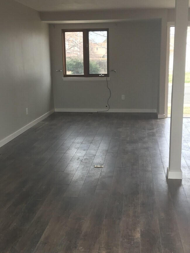 Building Photo - 4512 S Buckley Way