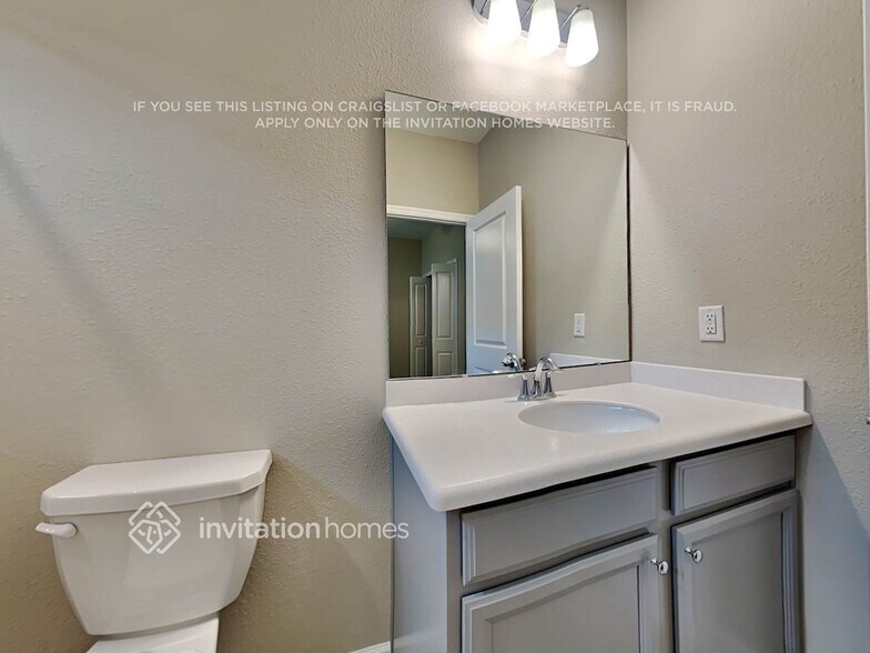 Building Photo - 10003 Lemon Grass Ln