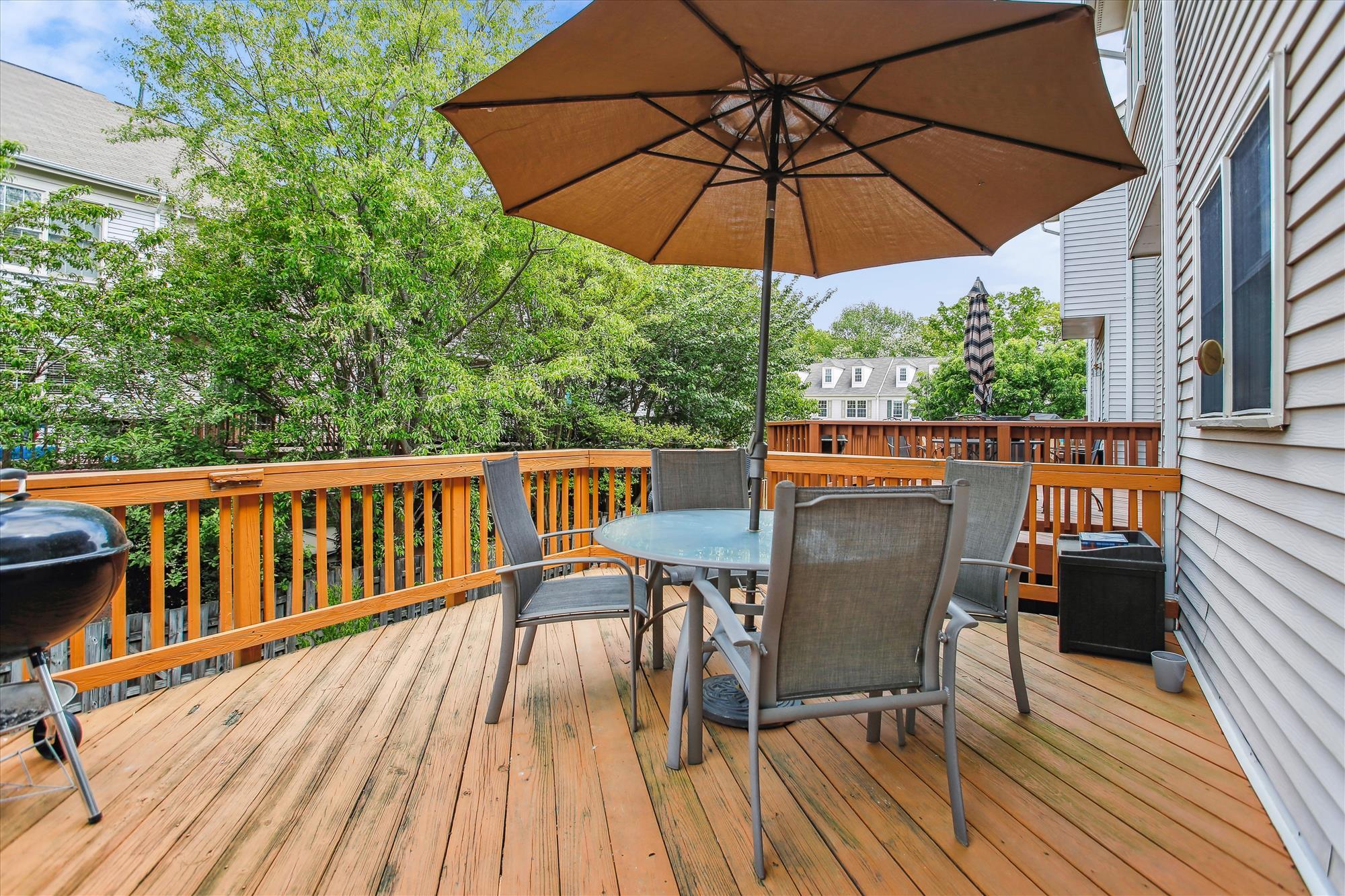 Upper Deck - 5806 Appleford Dr