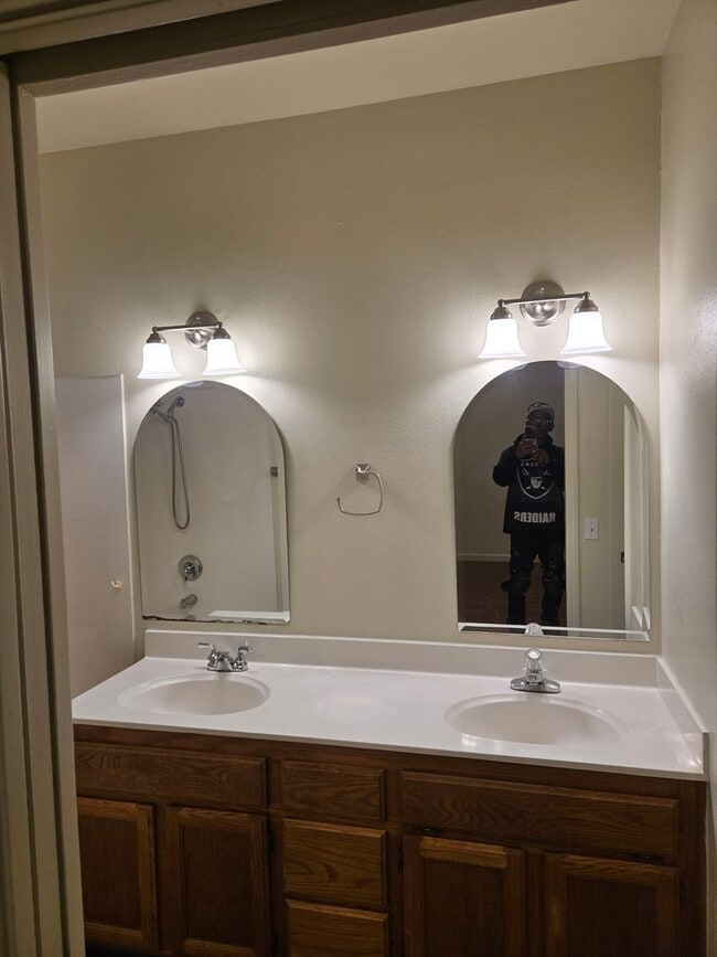 Building Photo - Ready to Move? Pet Friendly