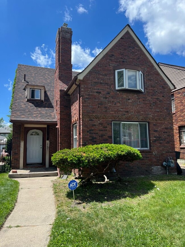 Primary Photo - Lovely Home in Bagley Neighborhood
